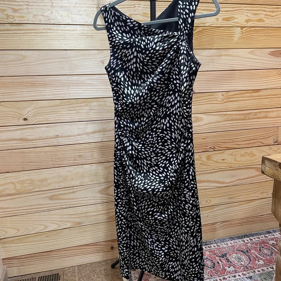 Maggie London midi dress 8 beautiful lined black and white silky feel EUC - Picture 3 of 8